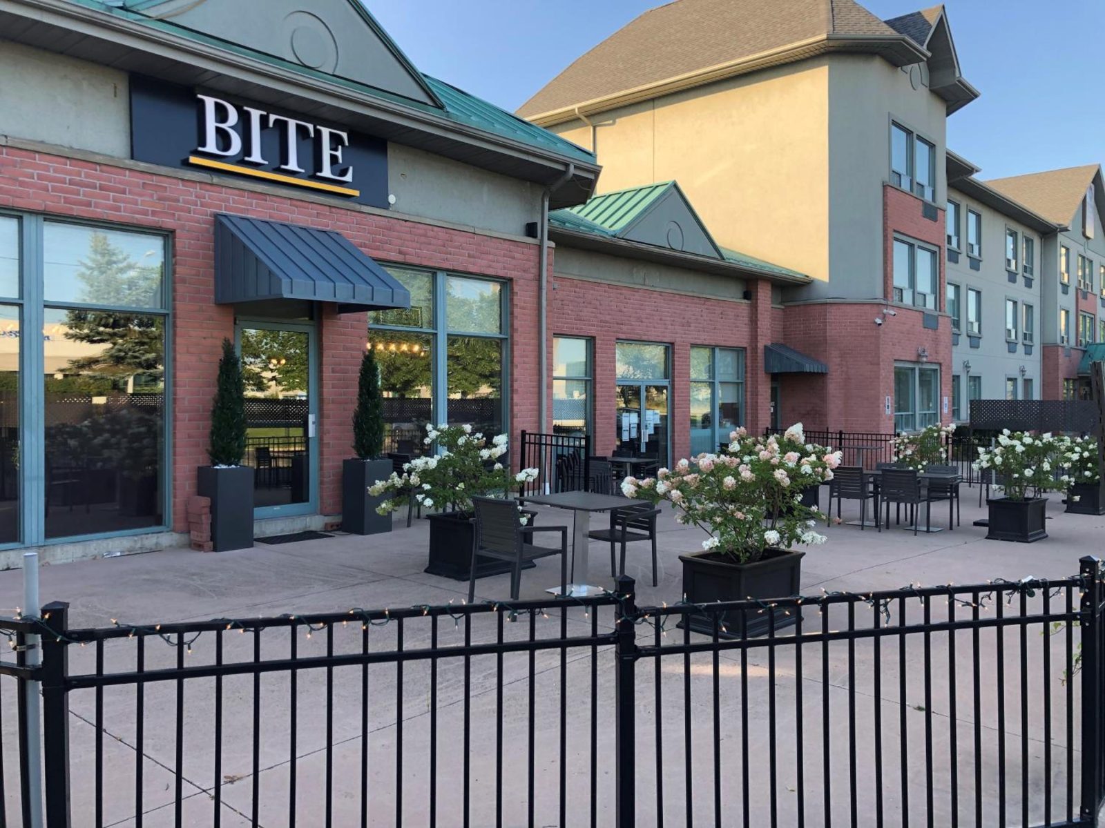Best Western Plus Travel Hotel Toronto Airport — photo 5