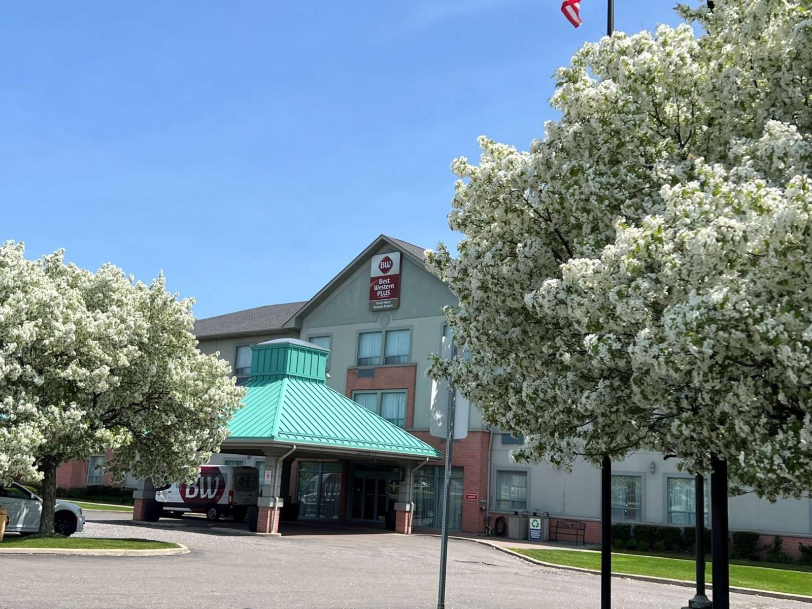 Best Western Plus Travel Hotel Toronto Airport — photo 2