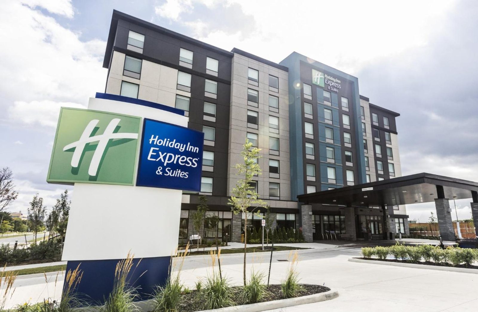 Holiday Inn Express & Suites Toronto Airport South by IHG — photo 2