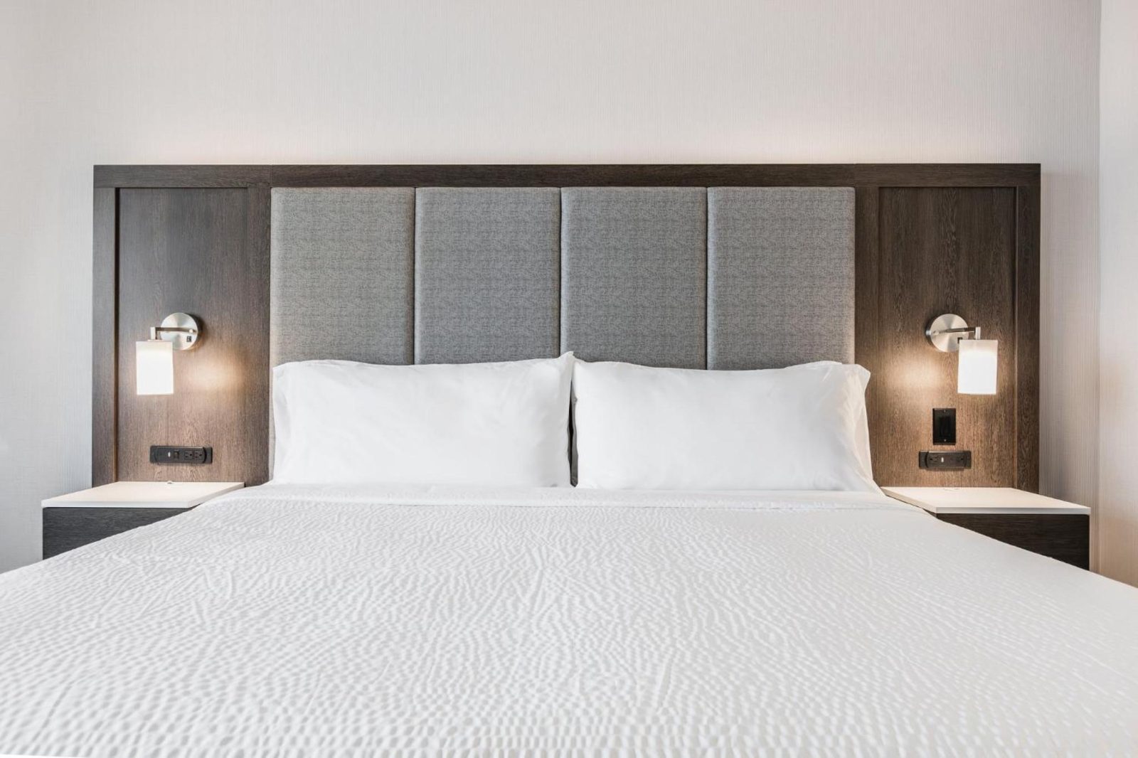 Holiday Inn Express & Suites Toronto Airport South by IHG — photo 3